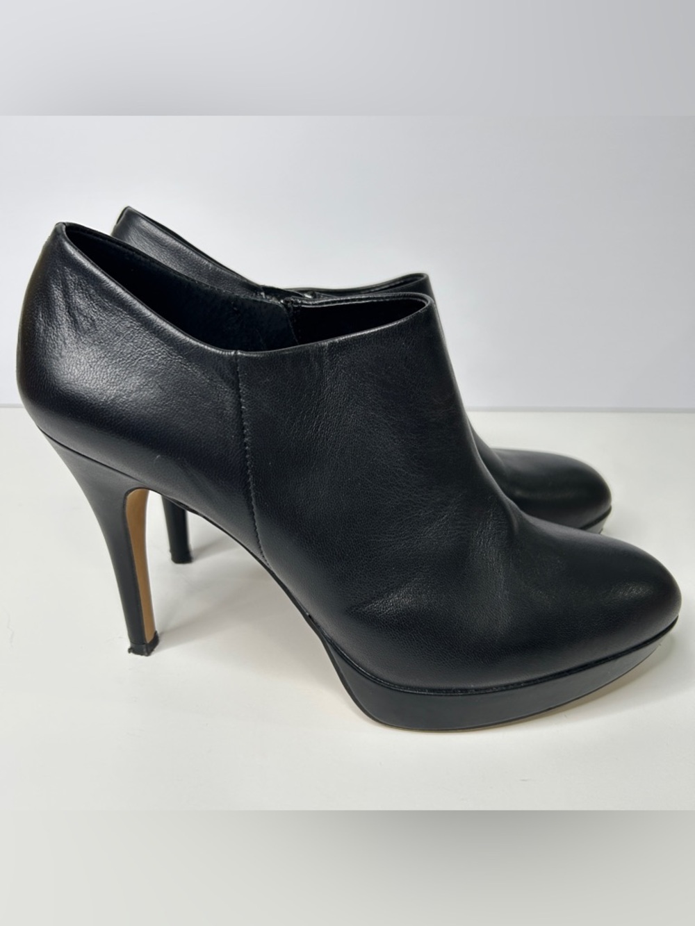 Vince Camuto Elvin Black Leather booties size 9 - Picture 5 of 10